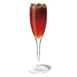 10 Low-Calorie Cocktails Worth Sipping On This Summer