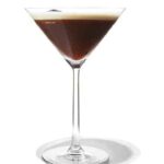 10 Low-Calorie Cocktails Worth Sipping On This Summer