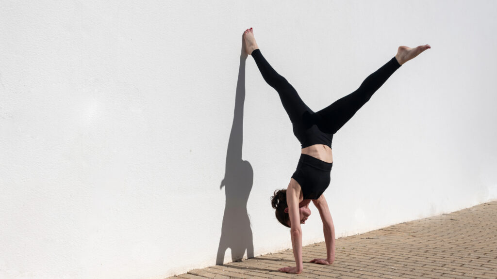 train for handstand unassisted handstands