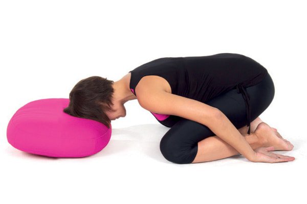4 Fitmama Yoga Moves To Do At Home!