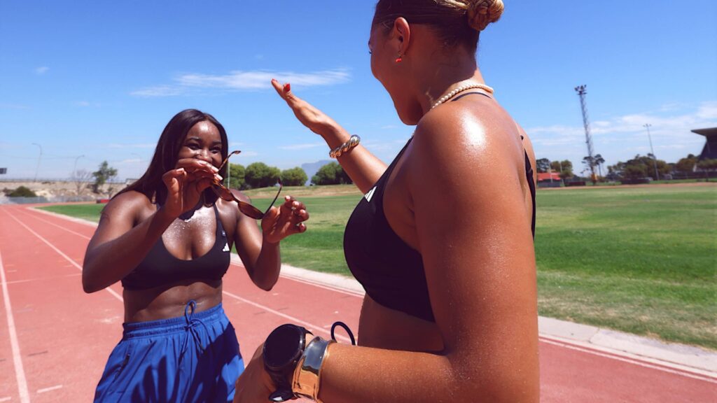 Mapule Ndlovu and Caitlin Hood reaching their fitness goals together